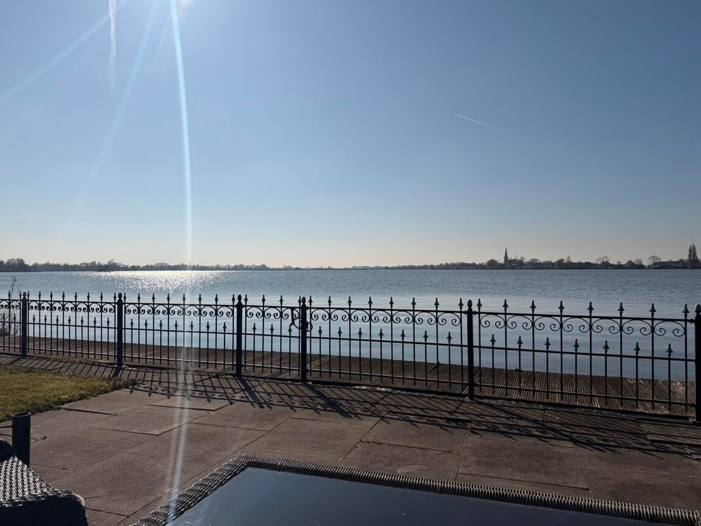 Ruime stacaravan direct aan het water, Tot en met 6