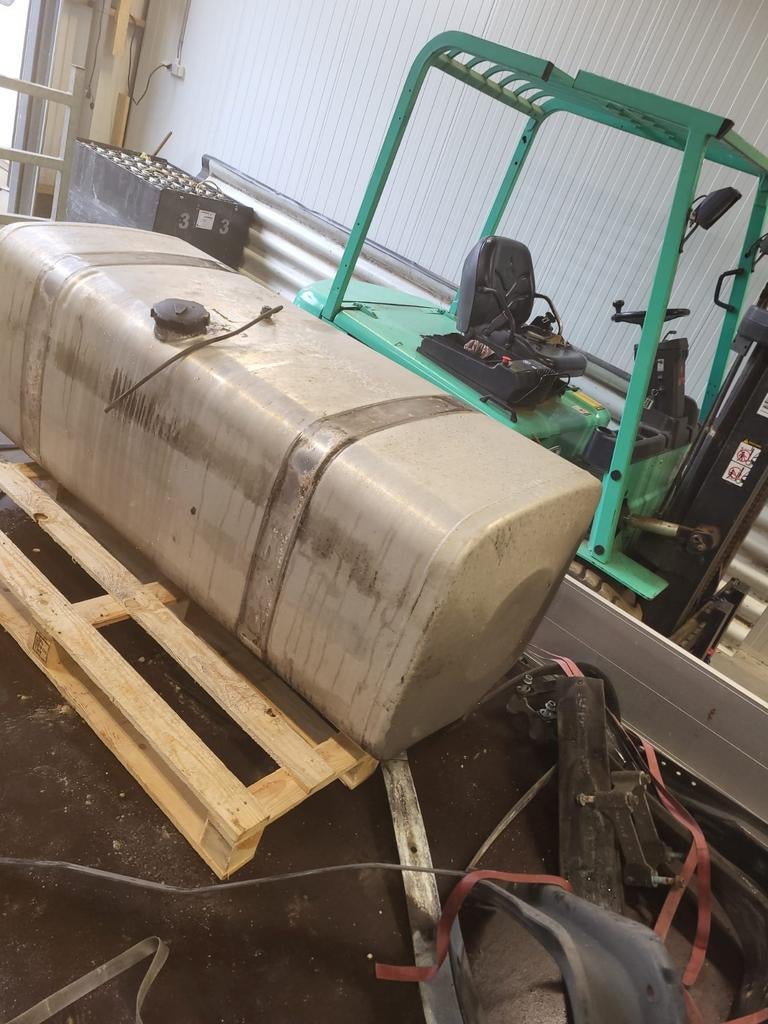 Grote aluminium brandstoftank - Gebruikt, Ophalen of Verzenden, Man tgx, Isns@jdhd.de, Nl
