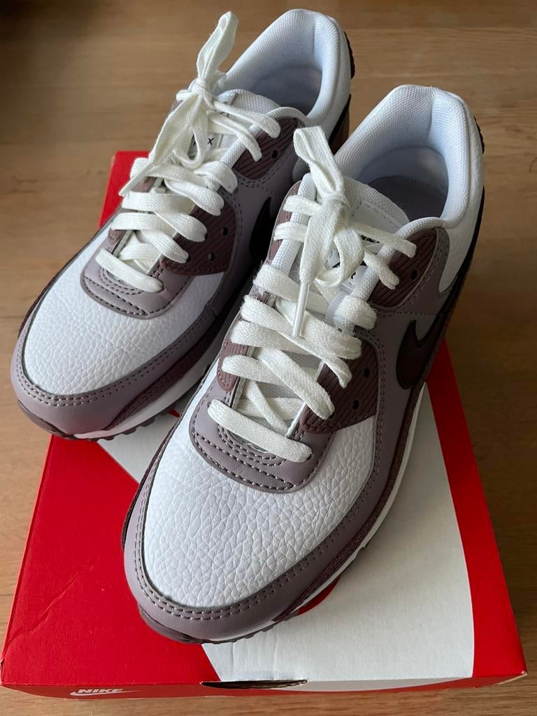 Nike Air Max 90 Burgundy maat 38,5, Kleding | Dames, Schoenen, Ophalen of Verzenden, Zo goed als nieuw, Sneakers of Gympen