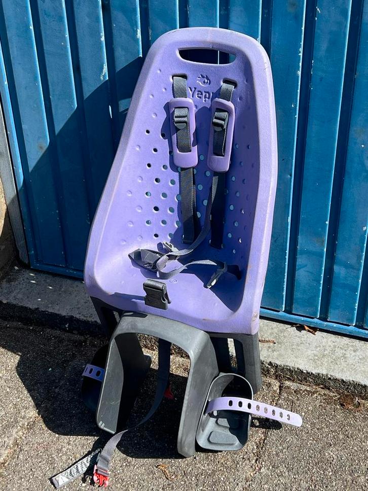 Yepp Kinderzitje - Paars Achterzitje, Fietsen en Brommers, Fietsaccessoires | Fietsstoeltjes, Gebruikt, Achterzitje, 9 t/m 18 kg