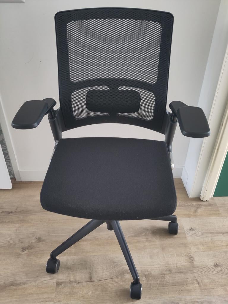 Ahrend 2020 bureaustoel zwart - Zo goed als nieuw, Huis en Inrichting, Ophalen, Zwart, Zo goed als nieuw, Bureaustoel