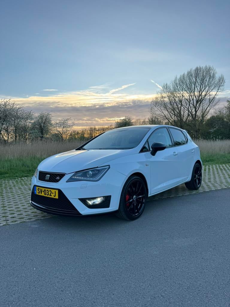 Seat Ibiza 1.6 TDI FR  DB riem nieuw!, Auto's, Seat, Voorwielaandrijving, Zwart, 1070 kg, Particulier