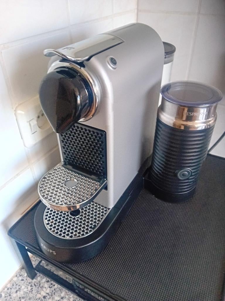 Nespresso citiz koffie cup machine., Ophalen, Zo goed als nieuw, Espresso apparaat