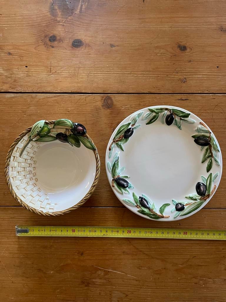 Olijven schaaltje en bordje - Prachtige staat, Keramiek, Ophalen of Verzenden, Zo goed als nieuw, Bord(en)