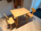 Vintage houten kinder tafel met twee stoeltjes, Ophalen, Gebruikt, Tafel(s) en Stoel(en)