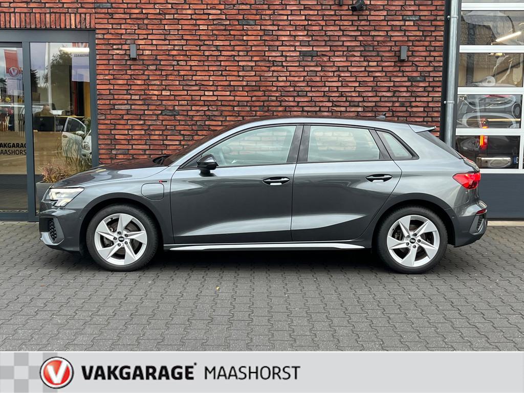 Audi A3 Sportback 45 TFSI e S edition Competition Plug-In Pa, Auto's, 12 maanden, Stof, Gebruikt, Euro 6