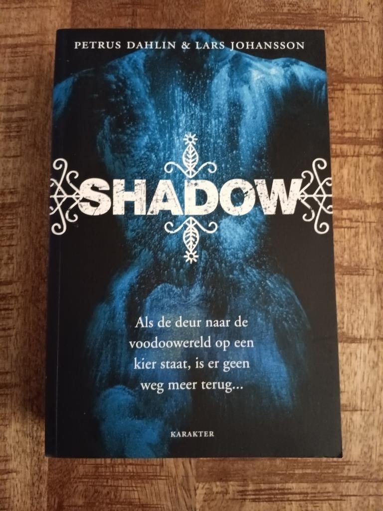 Boek Shadow, Boeken, Ophalen of Verzenden, Gelezen, Petrus dahlin