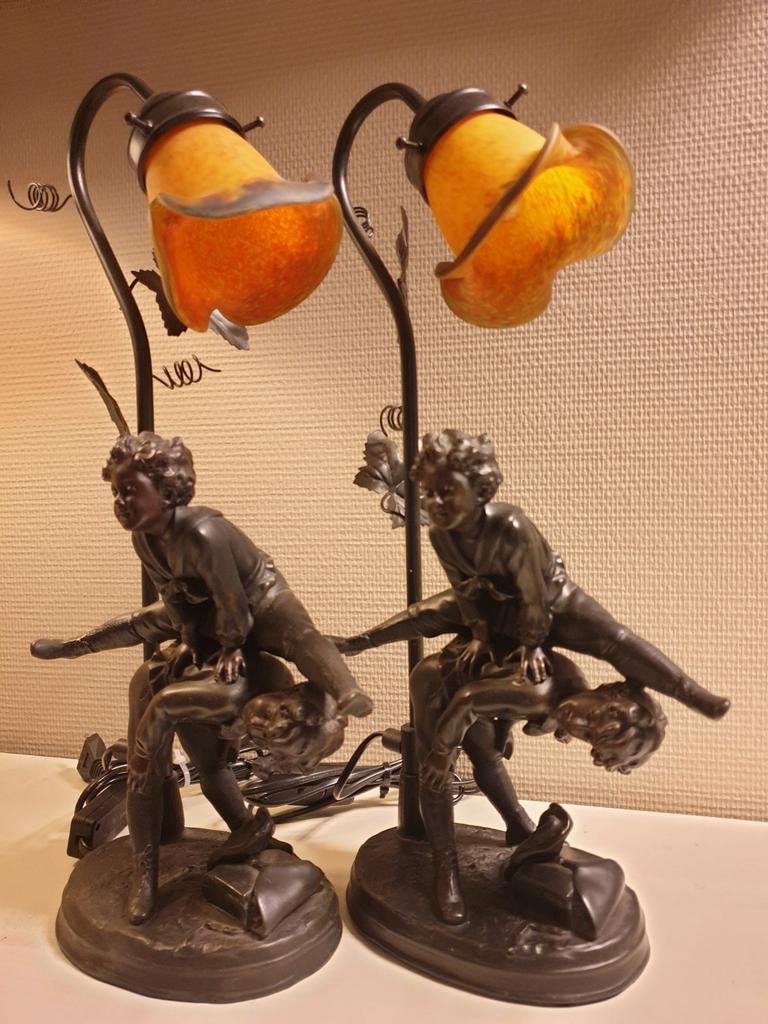 2 X ART NOUVEAU-STIJL LAMPEN AUGUSTE MOREAU., Antiek en Kunst, Antiek | Lampen, Ophalen