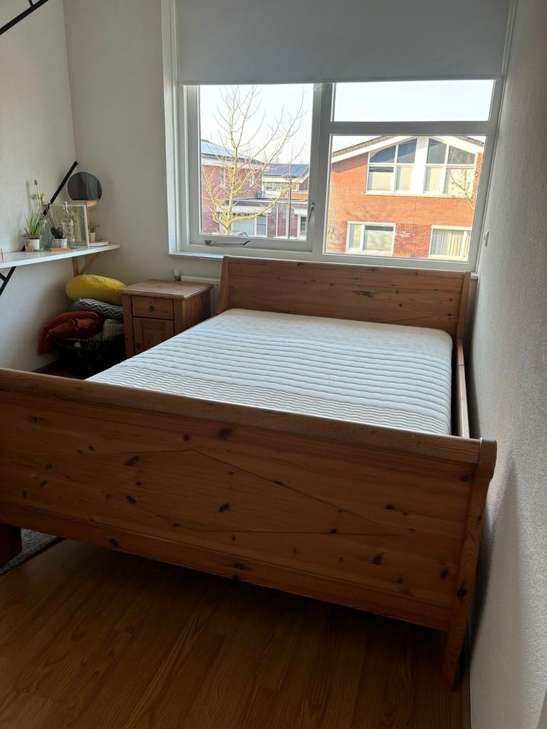 Massief grenen twijfelaar bed 140x200 met Auping spiralen, Huis en Inrichting, Slaapkamer | Bedden, Ophalen, Gebruikt, Bruin, 140 cm
