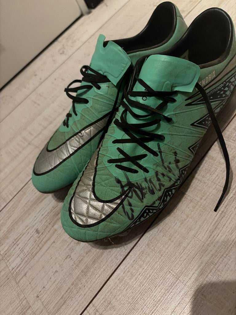 Gesigneerde en gedragen voetbalschoenen van Jorrit Hendrix, Maat XS of kleiner, Ophalen of Verzenden, Gebruikt, Schoenen