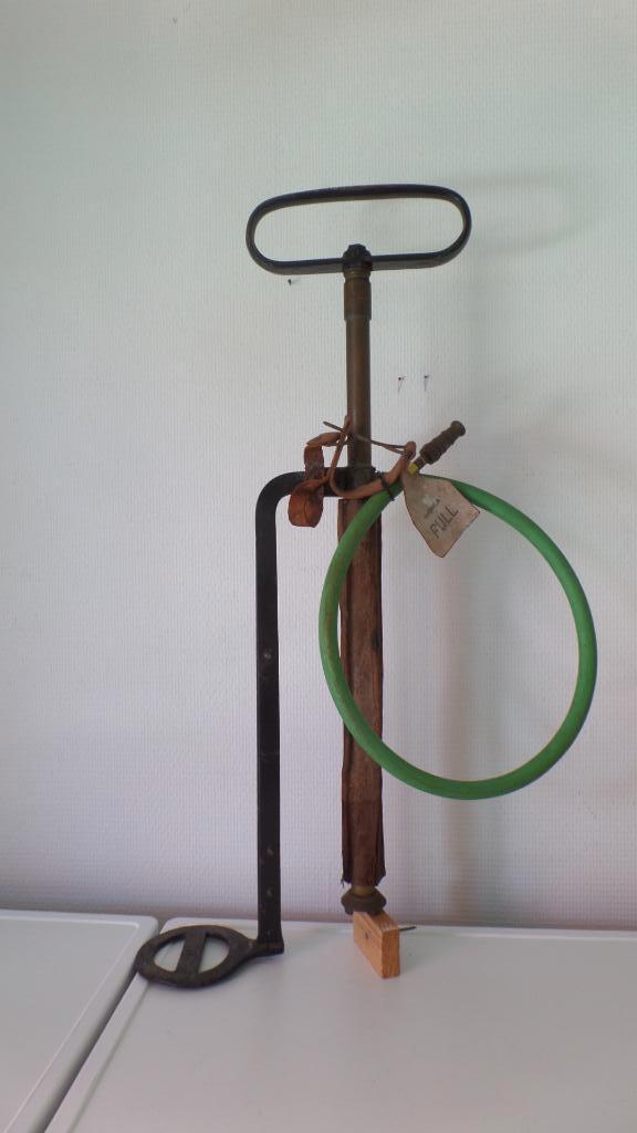 Stijgbeugel pomp, SIGMUND PUMP GB Ltd-(#8883), Antiek en Kunst, Antiek | Overige Antiek, Ophalen