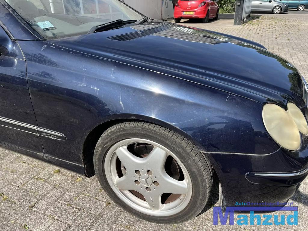 MERCEDES CLK W209 K359 BLAUW rechts voorscherm 2003-2010, Gebruikt, Mercedes-Benz AG, Mercedes-Benz, Ophalen of Verzenden