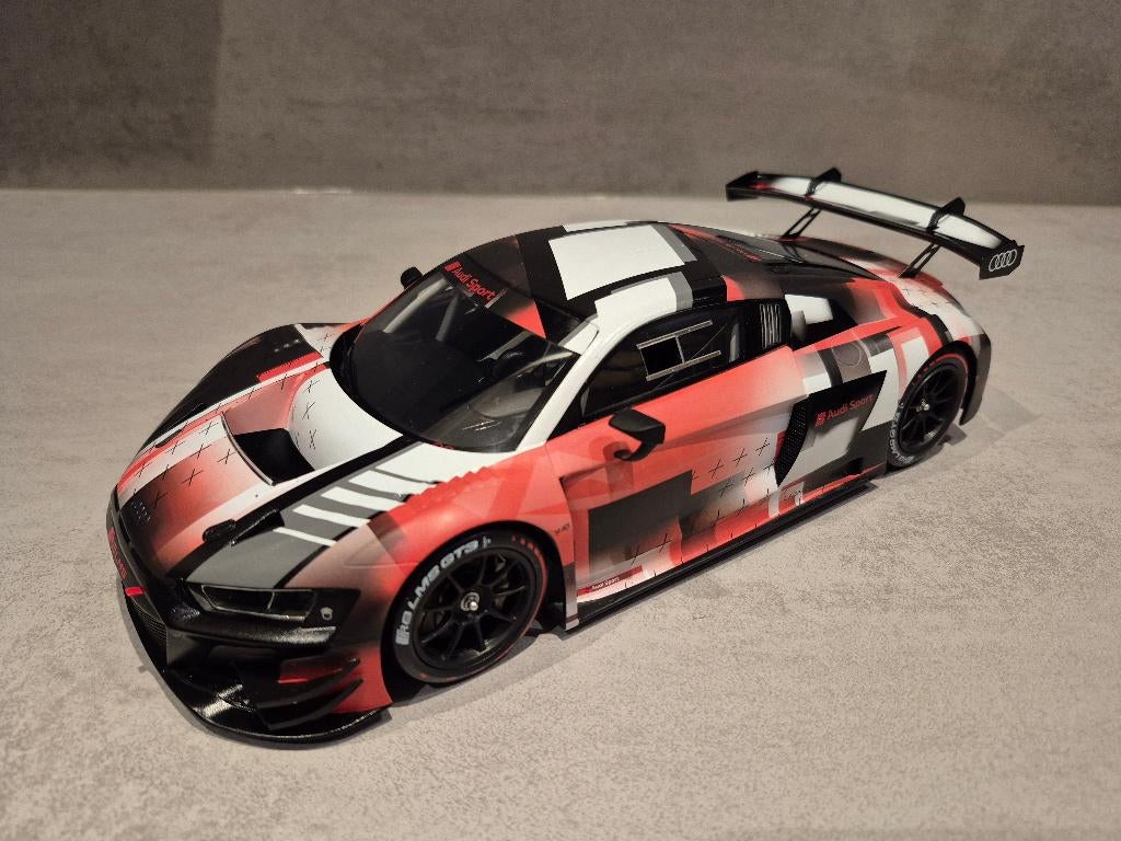 ≥ 1:18 Spark Audi R8 LMS GT3 evo II, presentation car