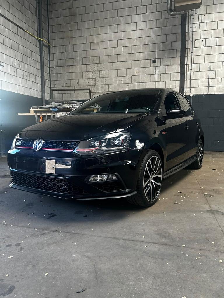 Volkswagen Polo 6R 2016, volledig GTI Line optiek, Duits, Auto's, Voorwielaandrijving, Zwart, Leder en Stof, Zwart