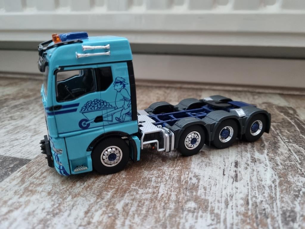 Tekno man 8x4  zwaar transport trekker, Hobby en Vrije tijd, Modelauto's | 1:50, Verzenden, Zo goed als nieuw, Bus of Vrachtwagen