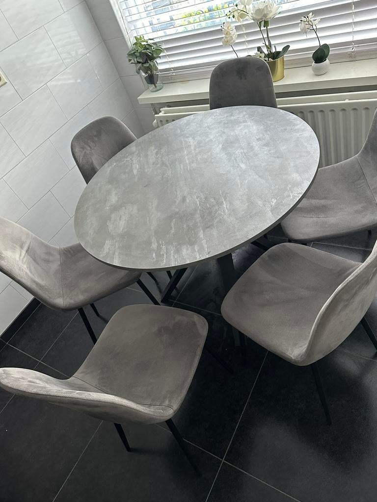 Rond eetafel donker grijs zonder stoelen, Huis en Inrichting, Tafels | Eettafels, Ophalen, Zo goed als nieuw, Rond