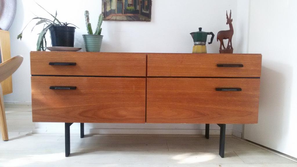 Mid century dressoir Vintage Deens Retro teakhout jaren 60, Ophalen of Verzenden, Gebruikt, Teakhout, Vintage