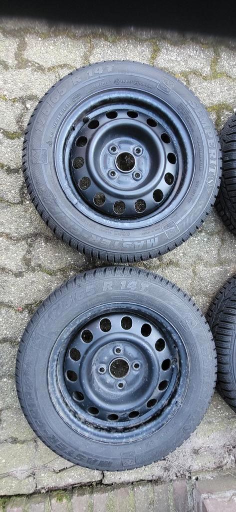 4x Semperit winterbanden op stalen velg 175/65 R14 Toyota, Auto-onderdelen, Banden en Velgen, Banden en Velgen, Winterbanden, 14 inch