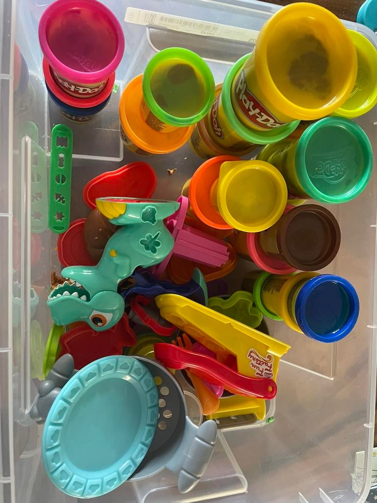 Klei met vormen en attributen, Ophalen, Zo goed als nieuw