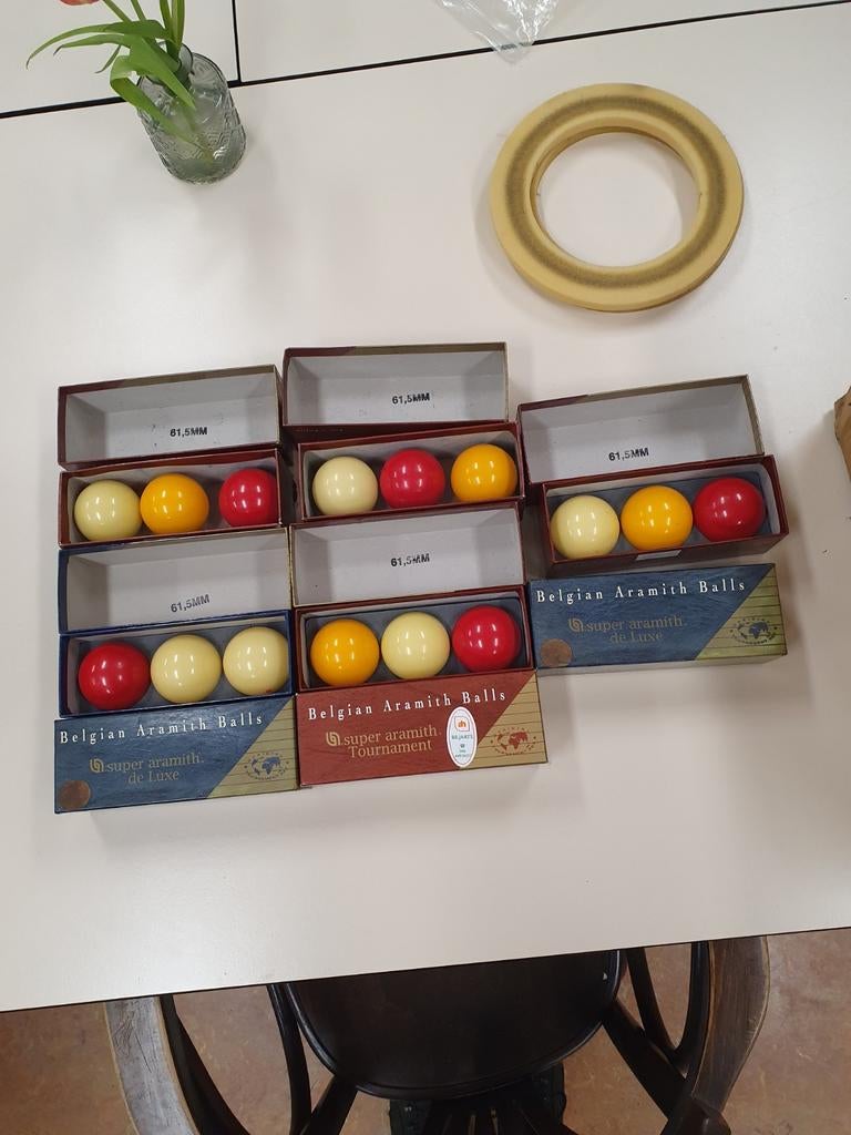 Biljartballenpoetsmachine met 8 sets biljartballen, Ophalen, Keu of Ballen