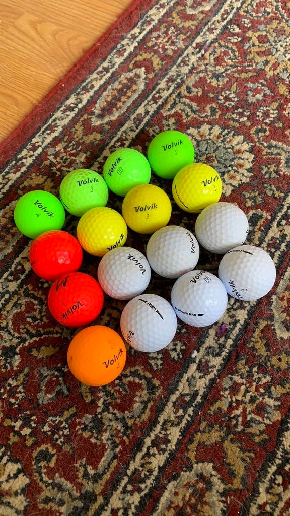 16 volvik golfballen, Sport en Fitness, Golf, Ophalen, Zo goed als nieuw, Bal(len)