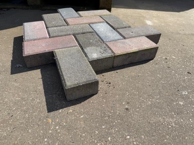 gebruikte betonklinkers dikt 6 cm 40 m2 genuanceerd, Gebruikt, Klinkers, Ophalen of Verzenden, 10 m² of meer