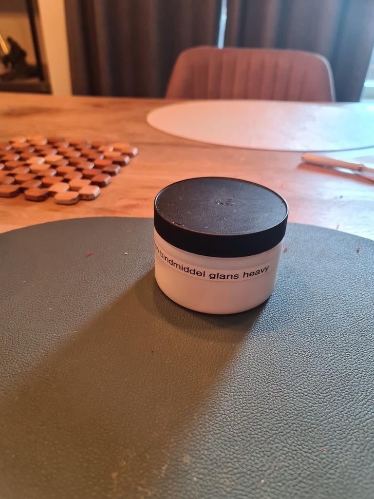 Bindmiddel voor het schilderen en verven, Ophalen