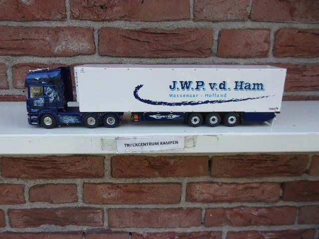 Tekno  Scania  6 x c2  met  koeloplegger  van  van  de  Ham