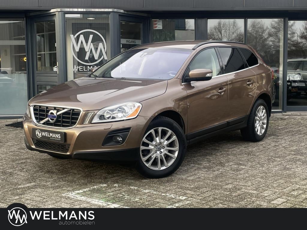 Volvo XC60 3.0 T6 AWD Momentum Youngtimer | Leder | Stoelver, Auto's, Automaat, Gebruikt, Bruin, Bedrijf