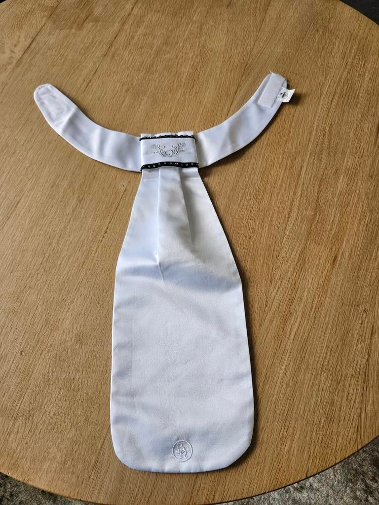 Witte plastron van BR met strass en borduursel - Maat M, Dieren en Toebehoren, Ophalen of Verzenden, Zo goed als nieuw