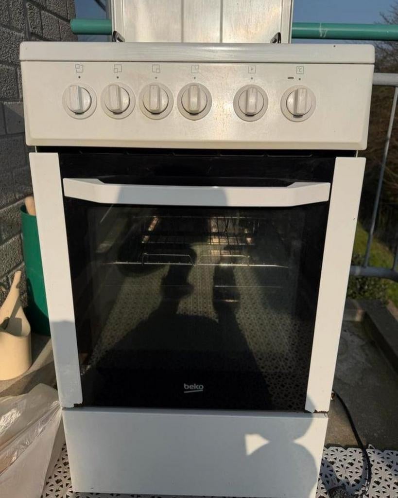 Gasfornuis met Oven, Witgoed en Apparatuur, Fornuizen, Gebruikt, Gas, 85 tot 90 cm, 4 kookzones