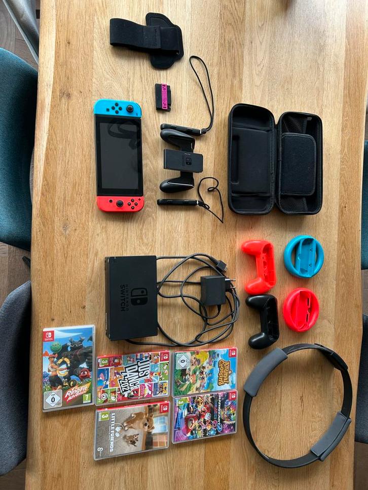 Nintendo Switch met accessoires en 5 spellen, Spelcomputers en Games, Games | Nintendo Switch, Gebruikt, Overige genres, 3 spelers of meer