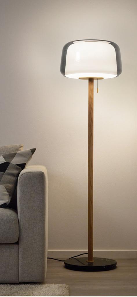 Mooie staande lamp met marmeren poot en kap van glas Evedal, Ophalen, Gebruikt, 100 tot 150 cm, Glas