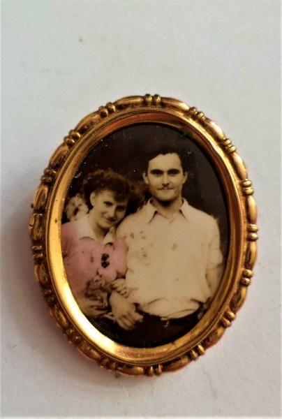 Prachtig antiek gouddoublé foto-medaillon broche (7131-615), Sieraden, Tassen en Uiterlijk, Antieke sieraden, Broche, Overige materialen