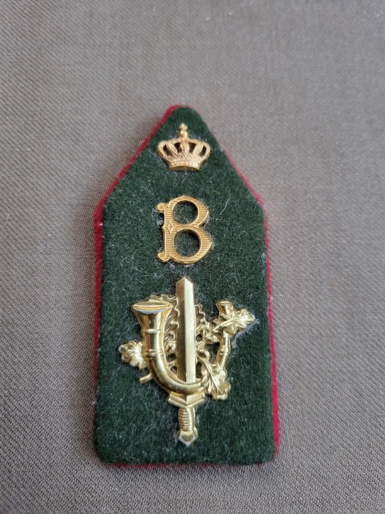 Enkele kraagspiegel adjudant Beatrix Limburgse Jagers, Verzamelen, Ophalen of Verzenden, Landmacht, Nederland, Embleem of Badge