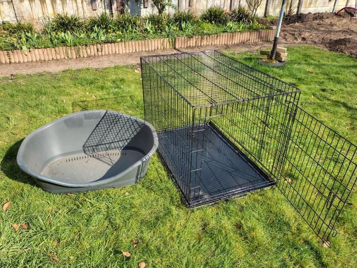 Hondenbench en mand voor medium tot large hond, Dieren en Toebehoren, Hondenbenches, Ophalen of Verzenden