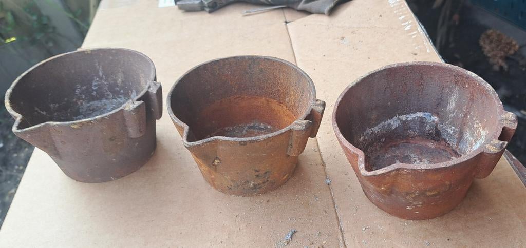 Oude gietijzeren potjes, 3 stuks, Antiek en Kunst, Curiosa en Brocante, Ophalen of Verzenden