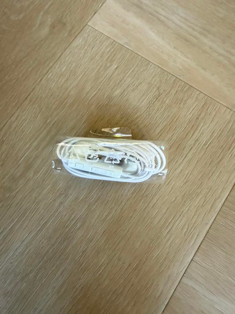 Samsung EHS64 oortjes Nieuw, Nieuw, Ophalen of Verzenden, In oorschelp (earbud), Wit
