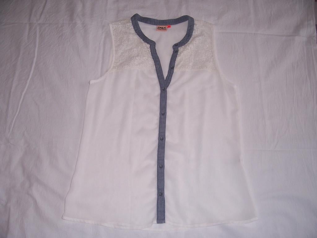 Leuk topje/tuniek/bloesje merk Only maat 36 wit met kant, Kleding | Dames, Blouses en Tunieken, Only, Wit, Ophalen of Verzenden