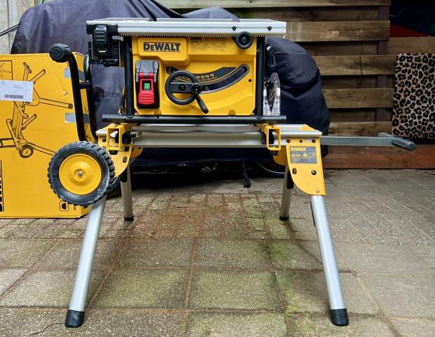 NIEUW: DeWALT DWE7485RS Zaagtafel + Rijdbaar Onderstel, Doe-het-zelf en Verbouw, Gereedschap | Zaagmachines, Zo goed als nieuw