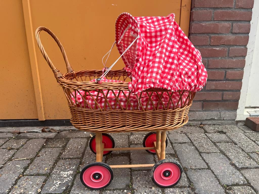 Vintage Rotan poppenwagen, Ophalen, Gebruikt, Jongen of Meisje