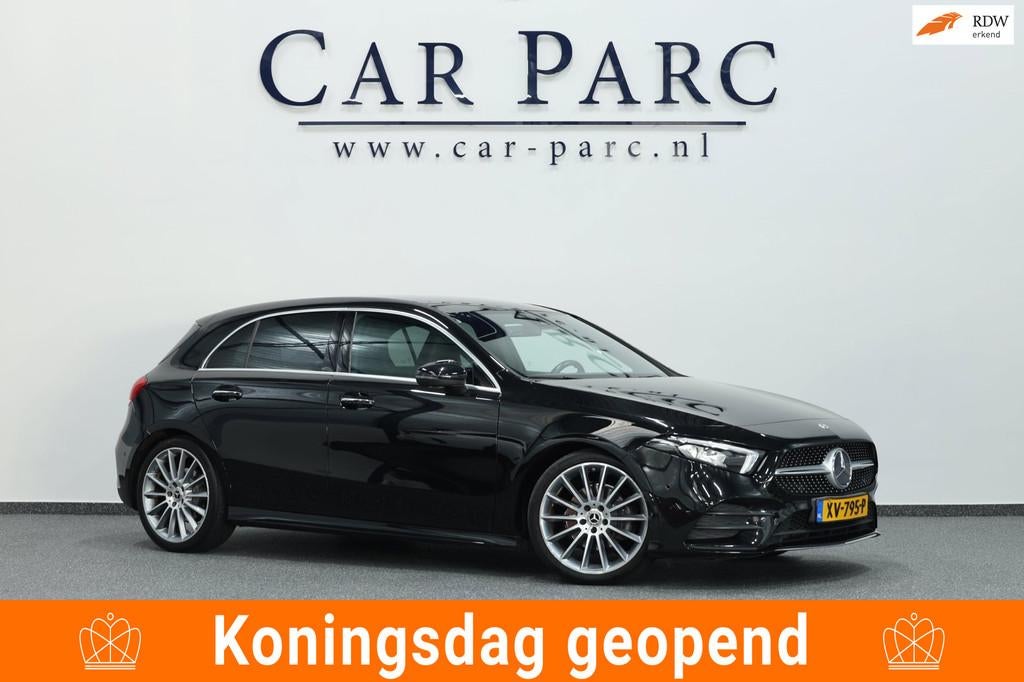 Mercedes-Benz A-klasse 200 AMG Line LED/SFEER/HALF LEER+S.VE, Auto's, Mercedes-Benz, Gebruikt, Euro 6, 4 cilinders, Bedrijf