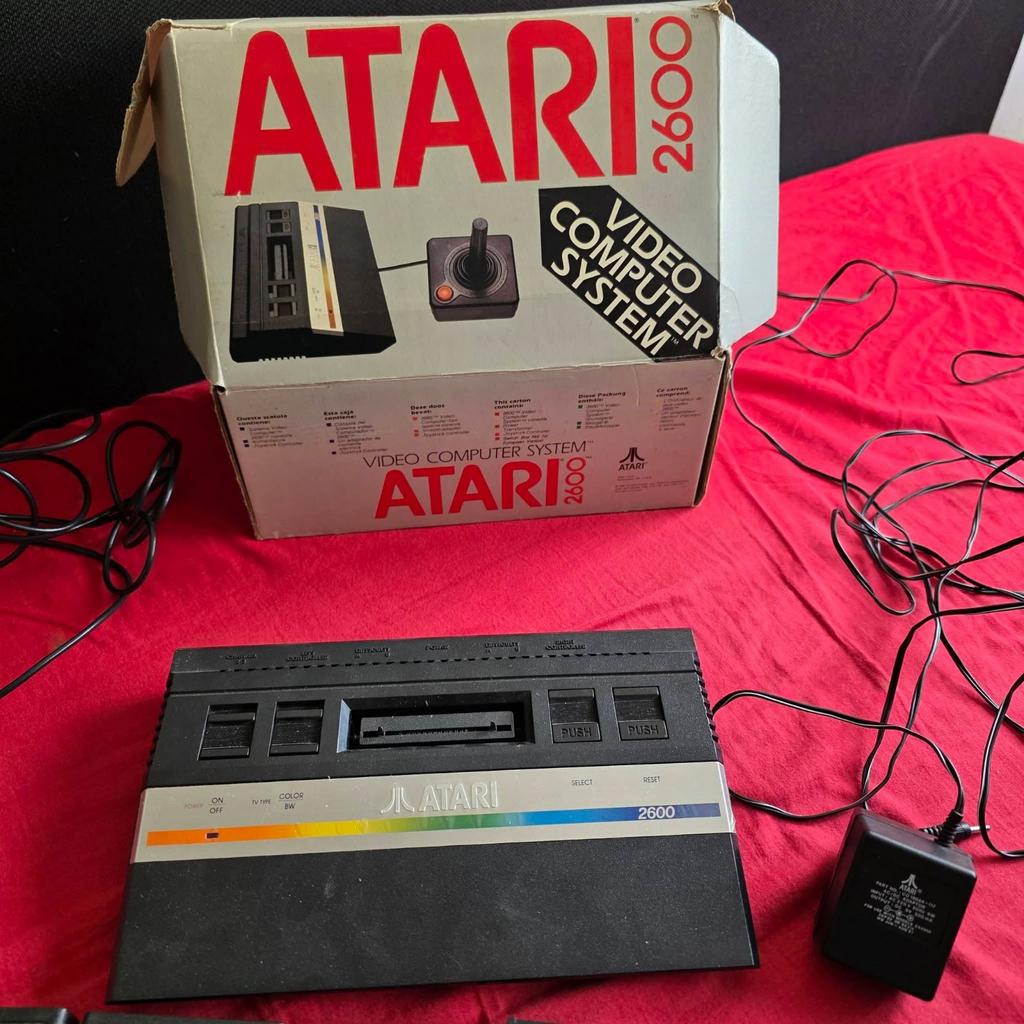 Atari in zeer goede staat werkend, Spelcomputers en Games, Spelcomputers | Atari, Ophalen, Zo goed als nieuw, Met 1 controller