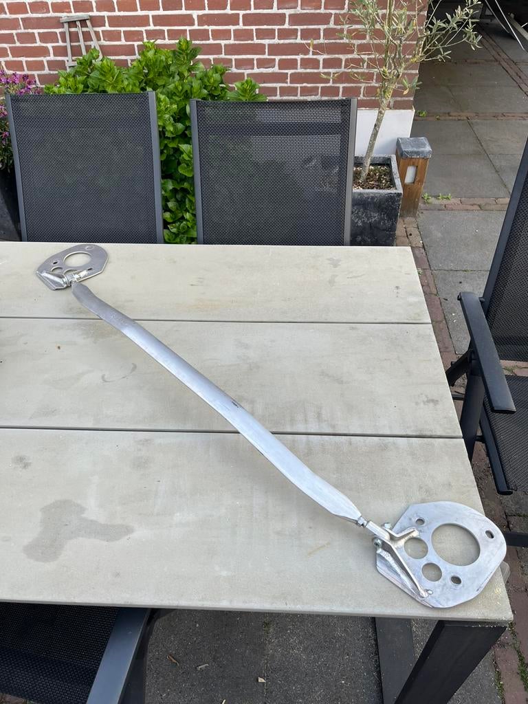 Wiechers Sport Clio 4 RS Strutbar/Veerpootbrug, Ophalen, Voor, Motorkap