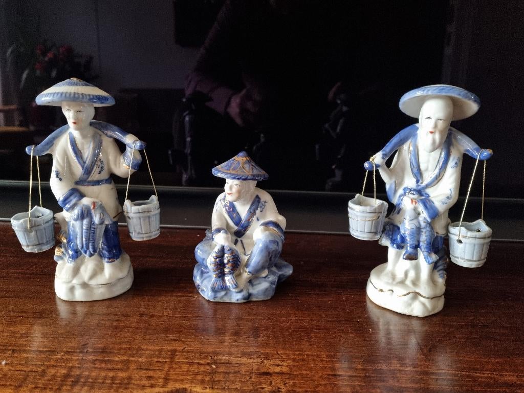 Chinees Porseleinen Beeldjes van Vissermannen., Ophalen of Verzenden