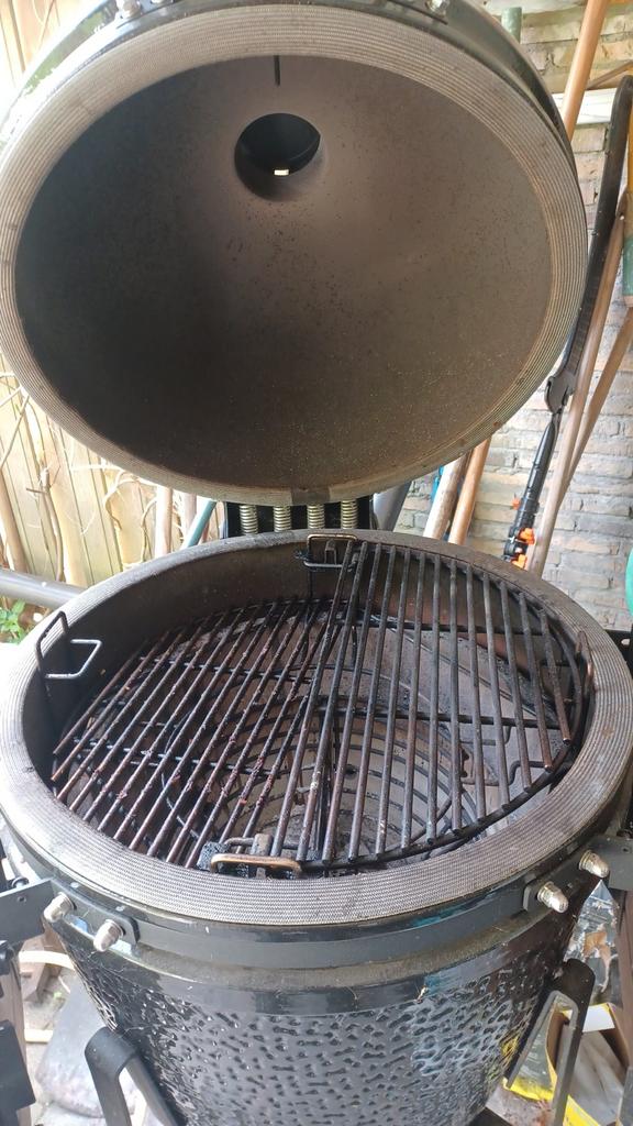 The Bastard urban large complete Kamado barbecue, Tuin en Terras, Ophalen, Gebruikt, Met accessoires