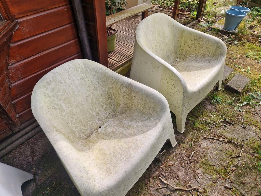 2 stuks kunststof kuip stoelen voor de tuin, Tuin en Terras, Tuinstoelen, Ophalen, Gebruikt, Kunststof, Stapelbaar