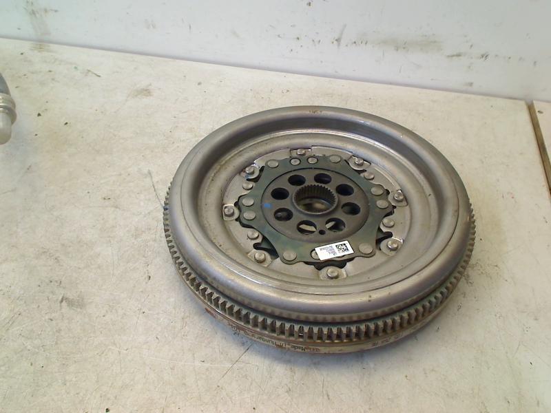 Vliegwiel Volkswagen CC (358) (2011-11/2016-12) 06J105266AE, Gebruikt, Volkswagen, Volkswagen AG, Kundenbetreuung@volkswagen.de