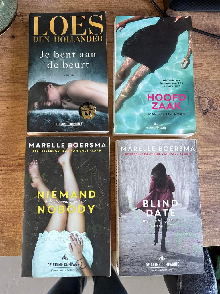 4 thrillers van De Crime Compagnie - Diverse schrijfsters, Ophalen of Verzenden, Gelezen, Nederland