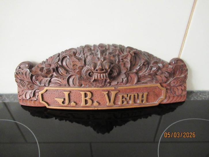 INDONESISCH HOUTEN NAAMPANEEL- op BUREAU -J.B. VETH, Antiek en Kunst, Antiek | Kantoor en Zakelijk, Ophalen of Verzenden